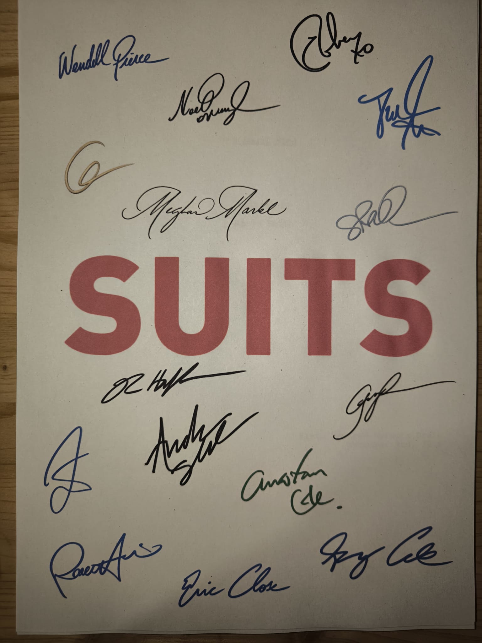 Replica del Guion original – SuitsTemporada 1 · Episodio 1: Pilot